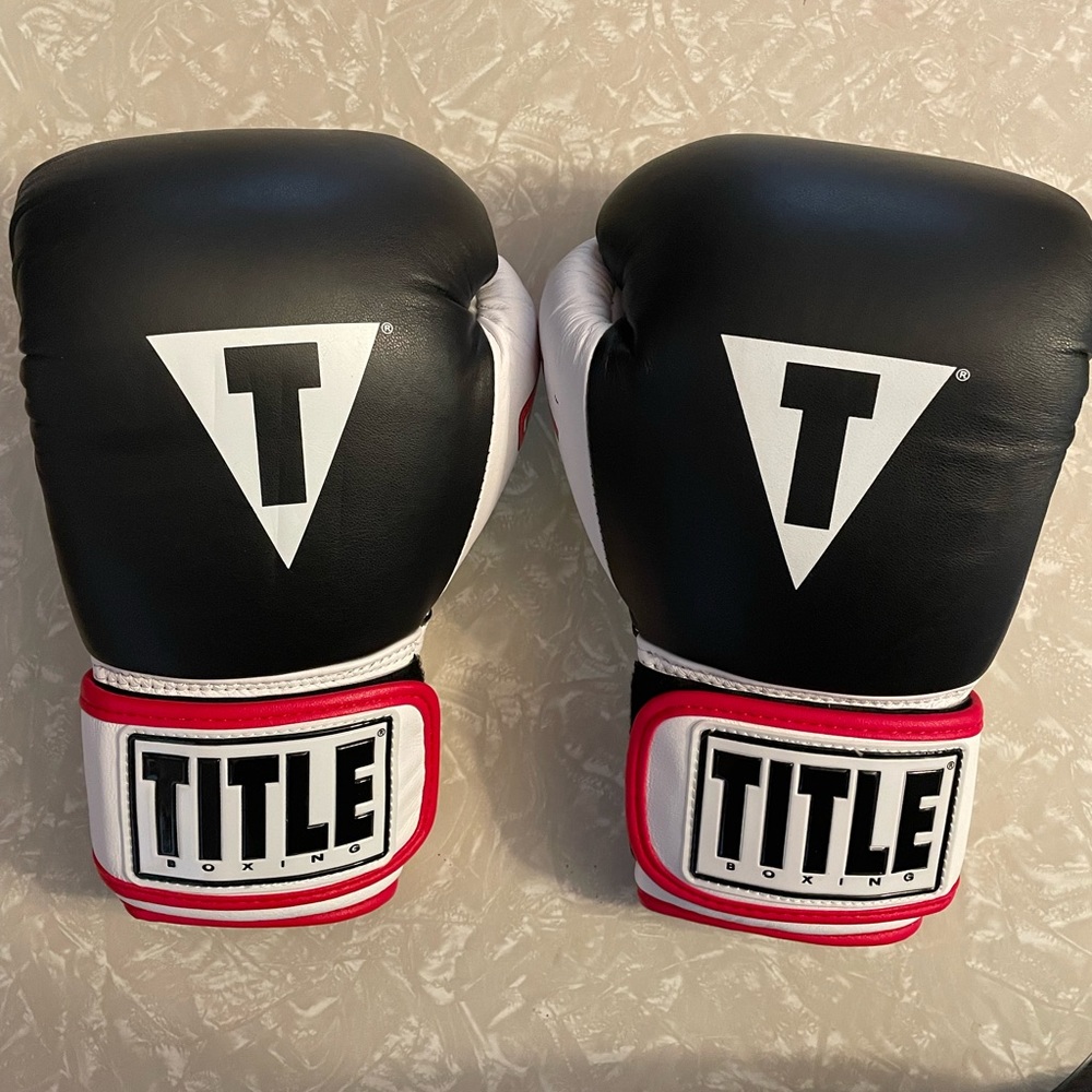 Title GEL Boxing Gloves